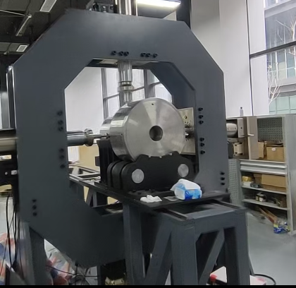 三軸壓驅(qū)注水吞吐實(shí)驗(yàn)裝置